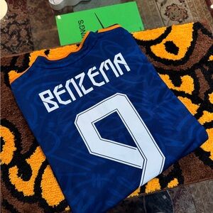 Real Madrid - Benzema #9 Jersey – Size Small - PreOwned -